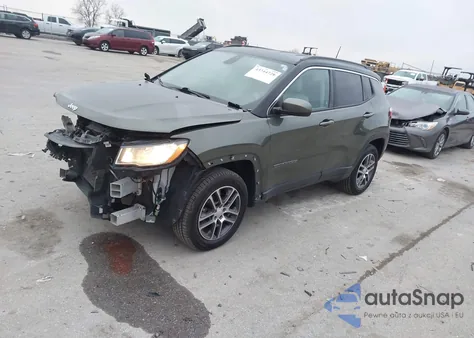 2018 Jeep Compass Latitude 4X4 z USA, uszkodzony, nr VIN 3C4NJDBB4JT153266